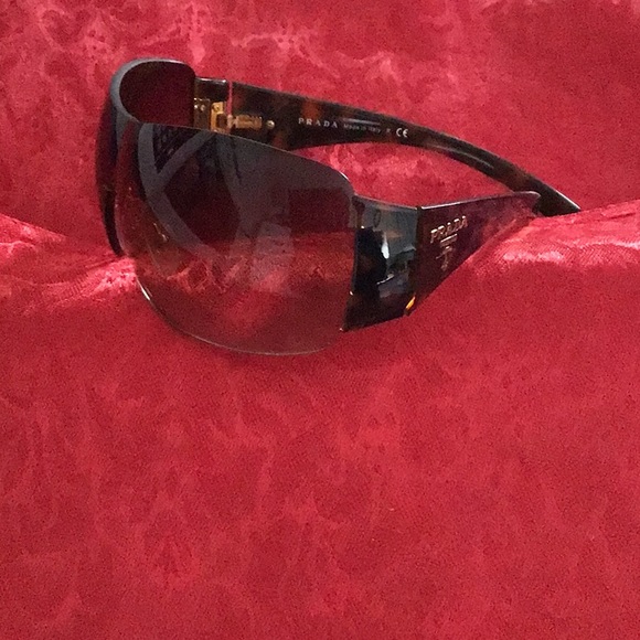 Sunglasses - Picture 7 of 7